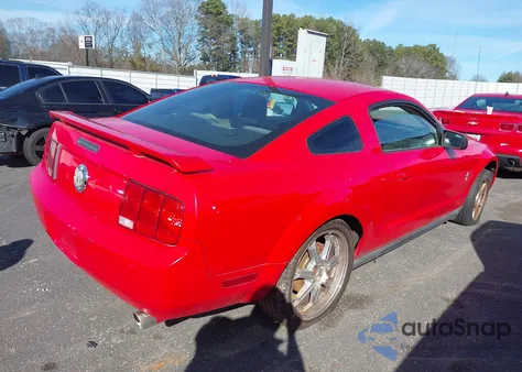 2007 Ford Mustang V6 Deluxe/V6 Premium z USA, uszkodzony, nr VIN 1ZVFT80N975197546